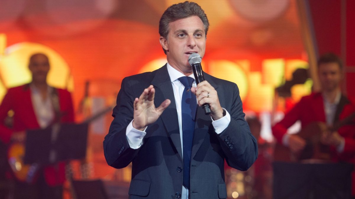 Prestes a substituir Tiago Leifert no Domingão Luciano Huck já tem