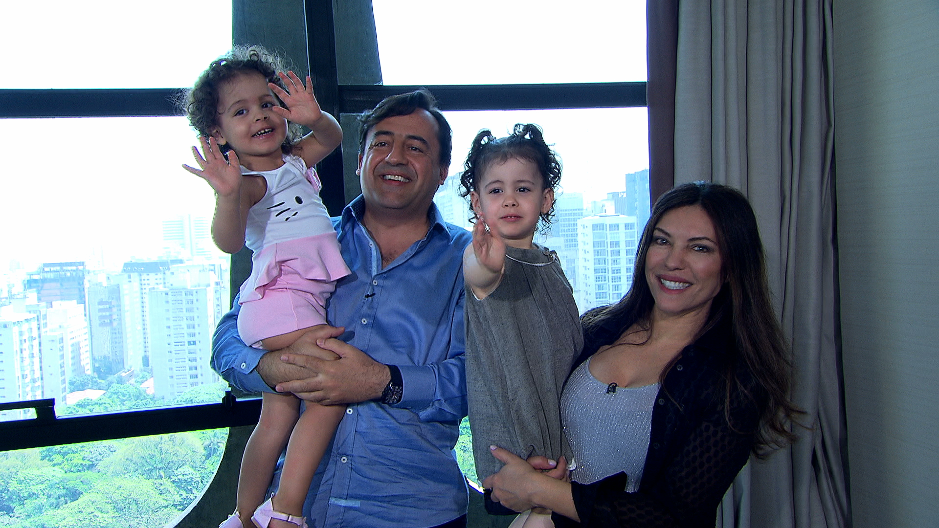 Domingo Espetacular marcia e familia