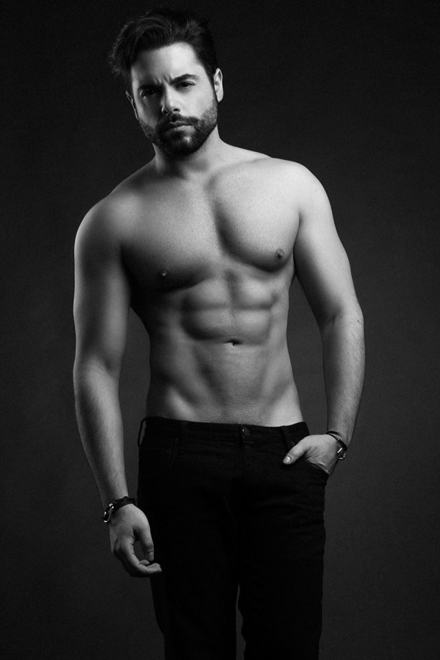 Pedro Carvalho chama atenção também pela beleza