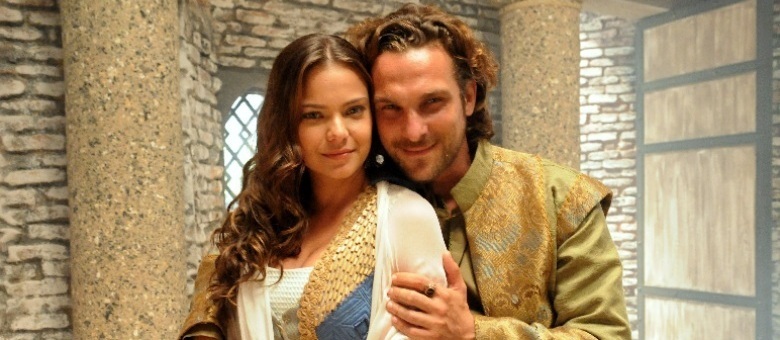Joana (Milena Toscano) e Zac (Igor Rickli) de O Rico e Lázaro