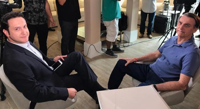 Eduardo Ribeiro entrevista o candidato à presidência Jair Bolsonaro