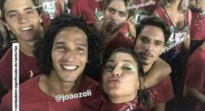 João Zoli e Gabi Prado com amigos