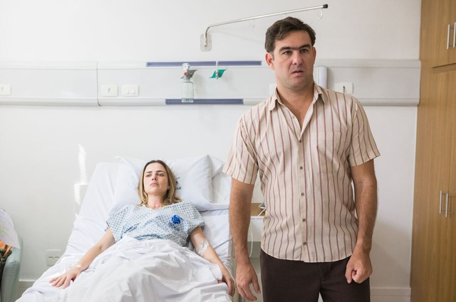 Thierry Figueira e Nathalia Rodrigues na série "Amélio, o homem de verdade" (Foto: Divulgação)