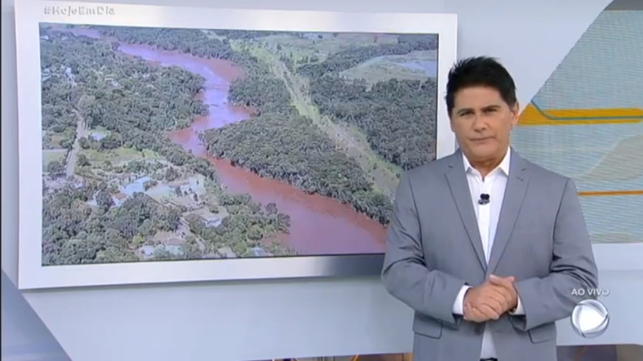 Cesar Filho apresentando o Hoje em Dia