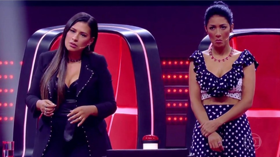 A dupla Simone e Simaria no programa The Voice Kids
