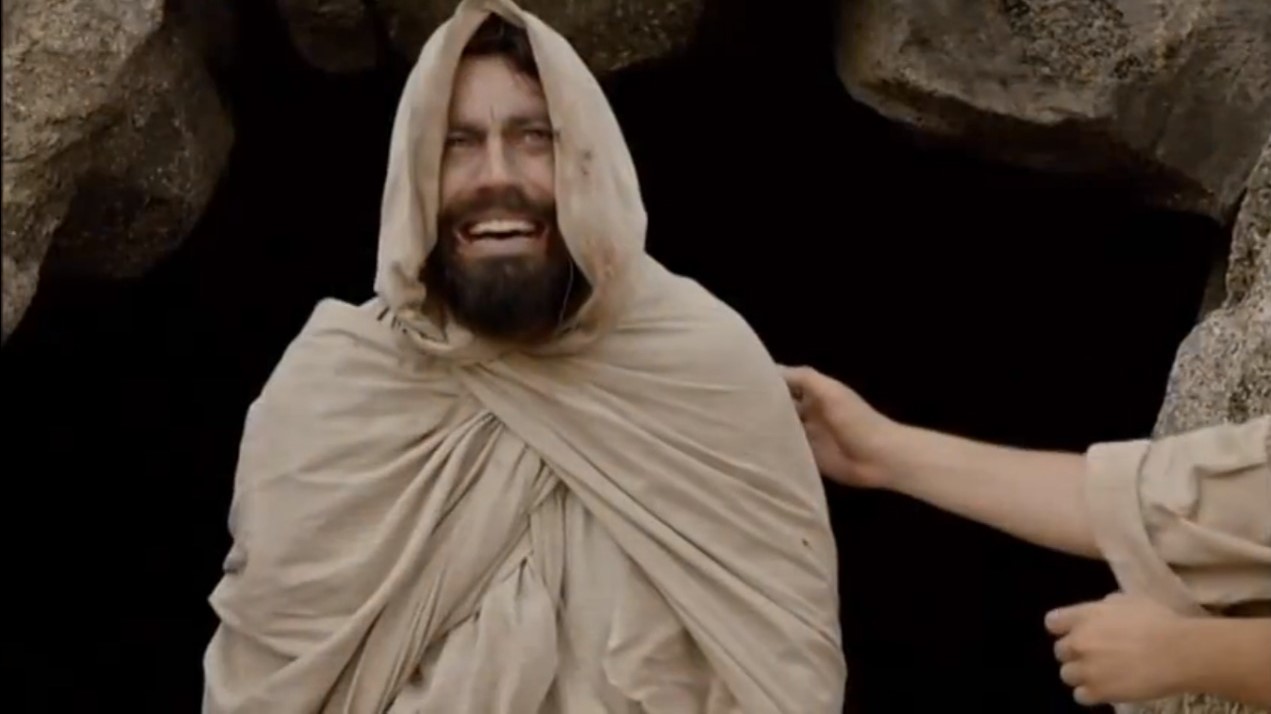 Cena da Ressurreição de Lázaro na novela Jesus