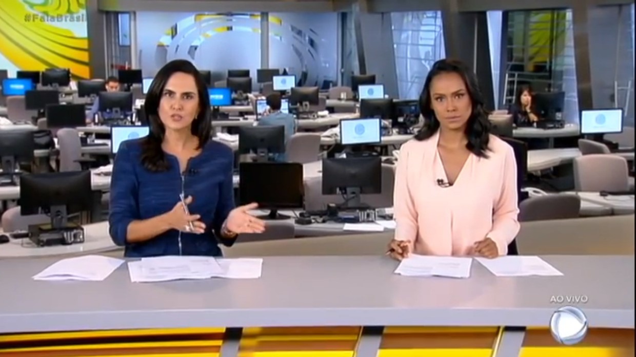 Carla Cecato e Salcy Lima apresentando o jornal Fala Brasil