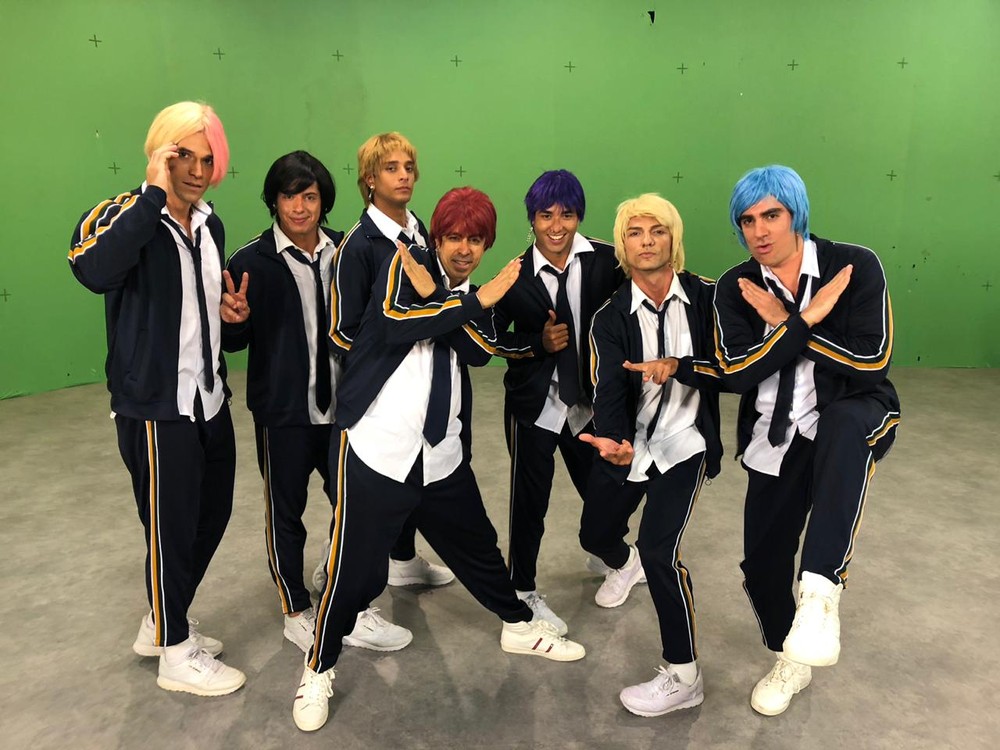 Elenco de Tá no Ar faz paródia de BTS