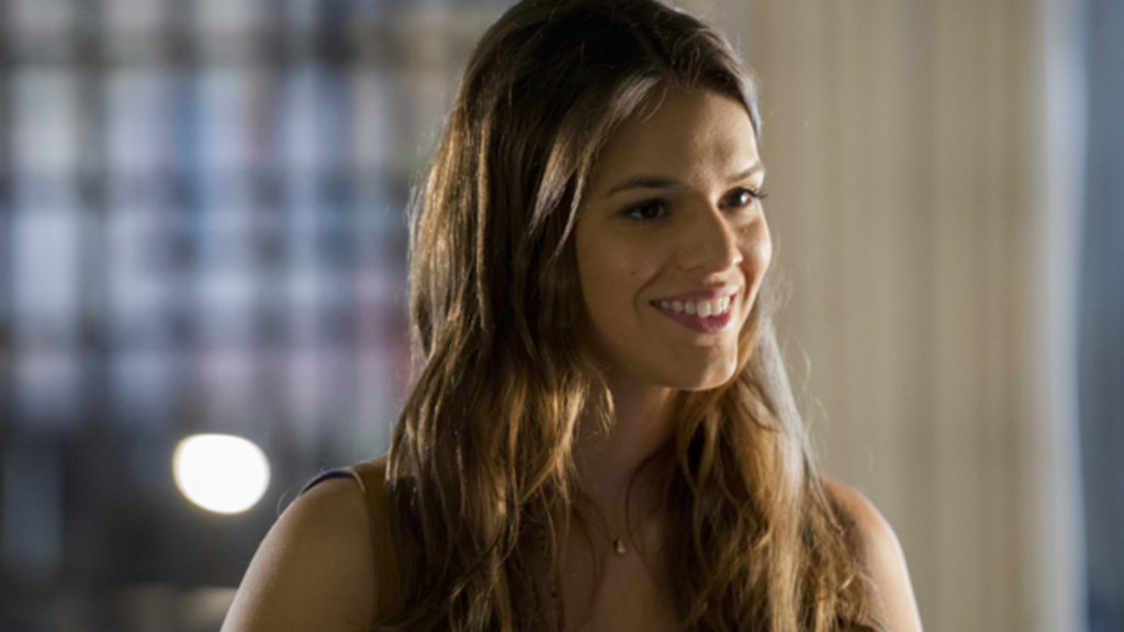 Luiza ( Bruna Marquezine )