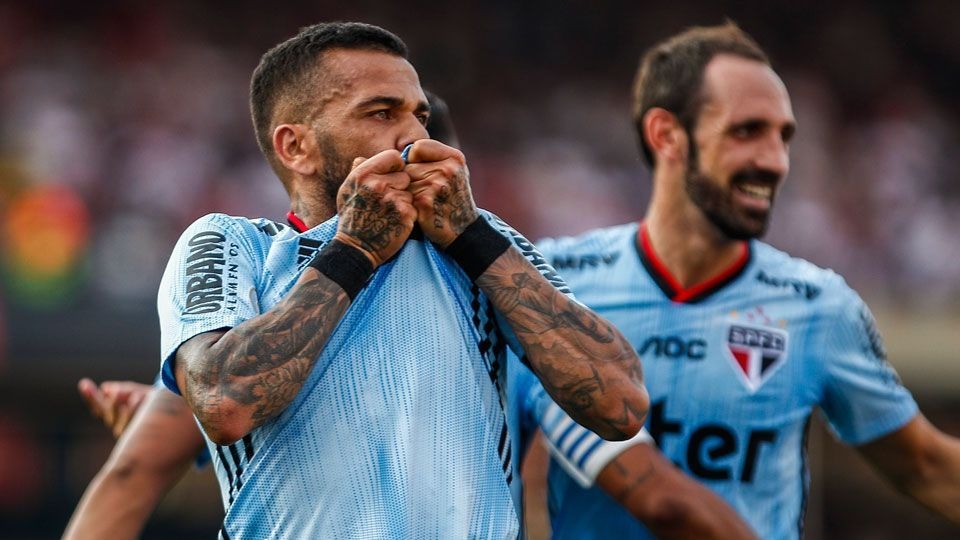 Daniel Alves e Juanfran, novas estrelas do São Paulo: jogo com Athletico terá narração e ambiente feitos pela ESPN na TV (Divulgação)