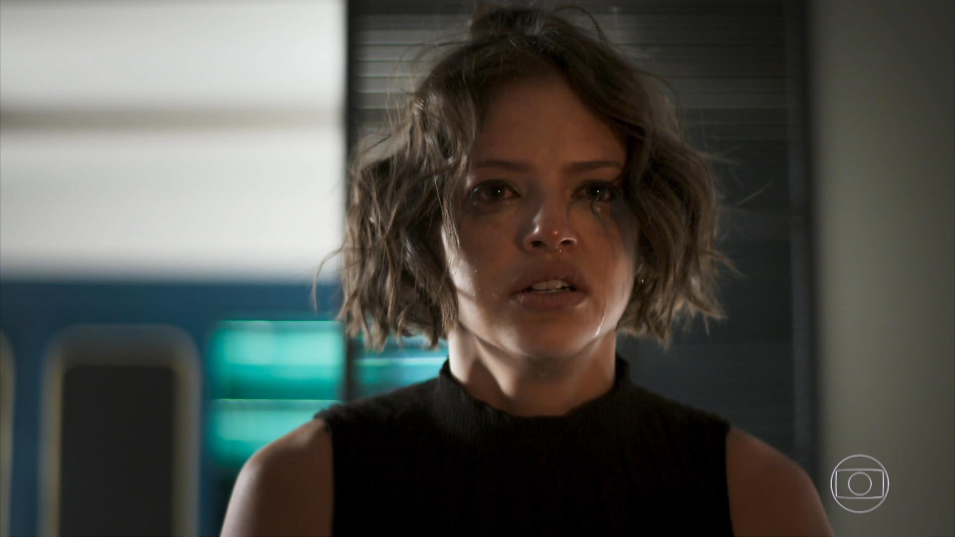 Josiane em A Dona do Pedaço: revolta após surra dada por Maria da Paz (Reprodução/Globo)