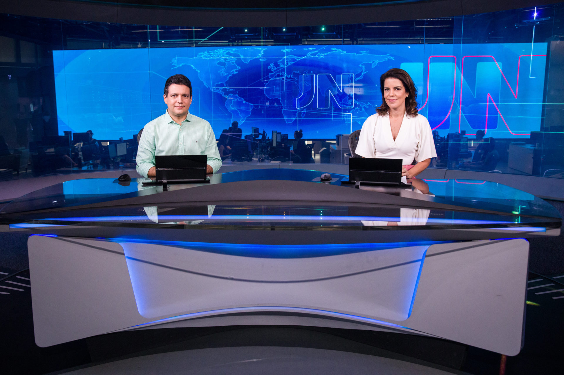 Marcelo Magno e Mariana Gross vão comandar o Jornal Nacional