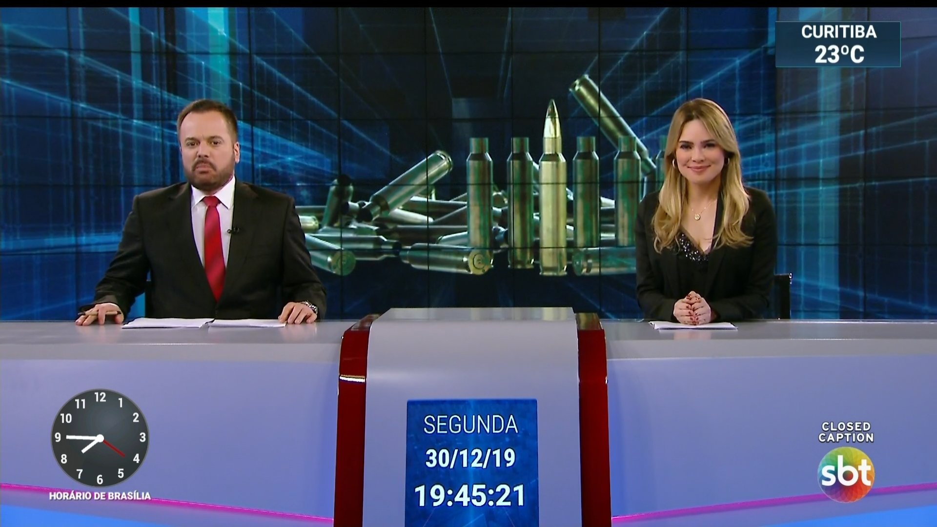 Rachel Sheherazade no retorno ao SBT Brasil nesta segunda-feira (30): sorriso no rosto e companhia de Marcelo Torres (Reprodução/SBT)