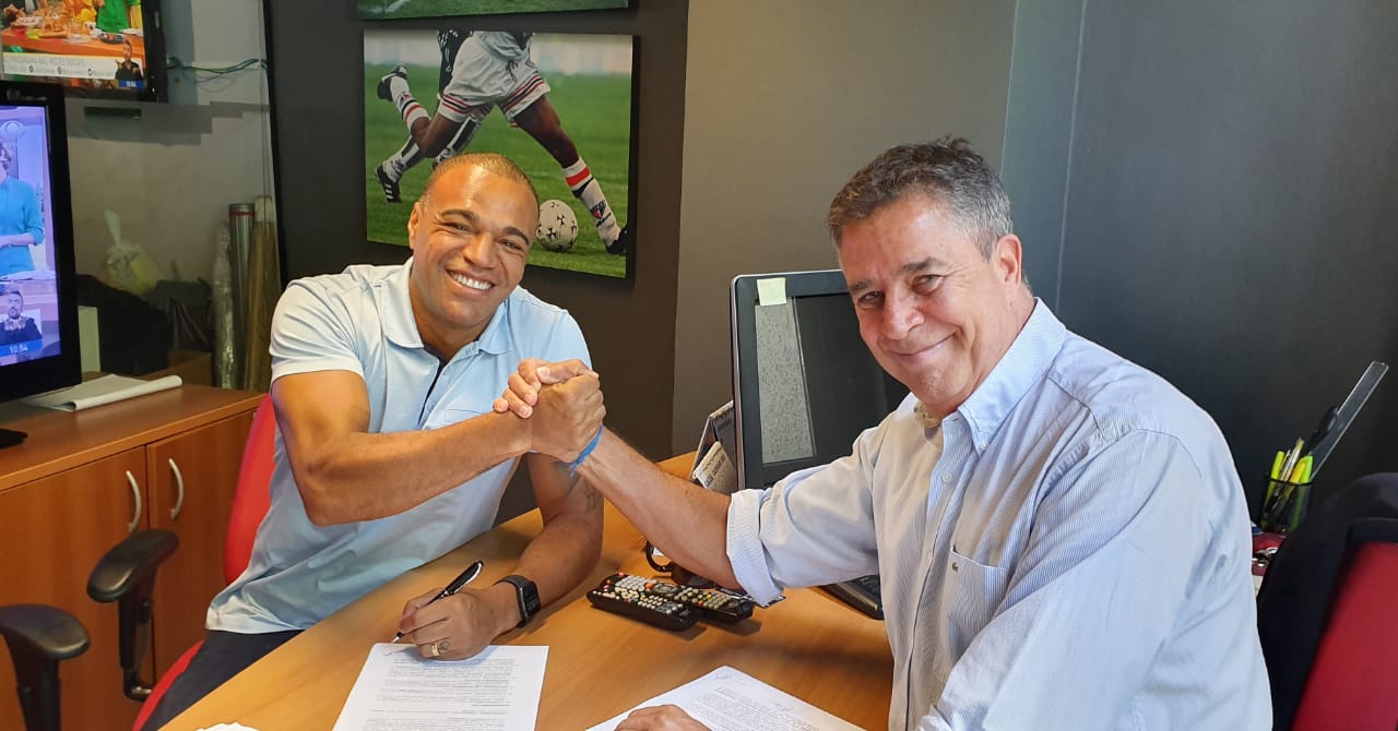 Denílson renova contrato com a Band: ex-jogador fica na emissora até o fim de 2021 (Divulgação)