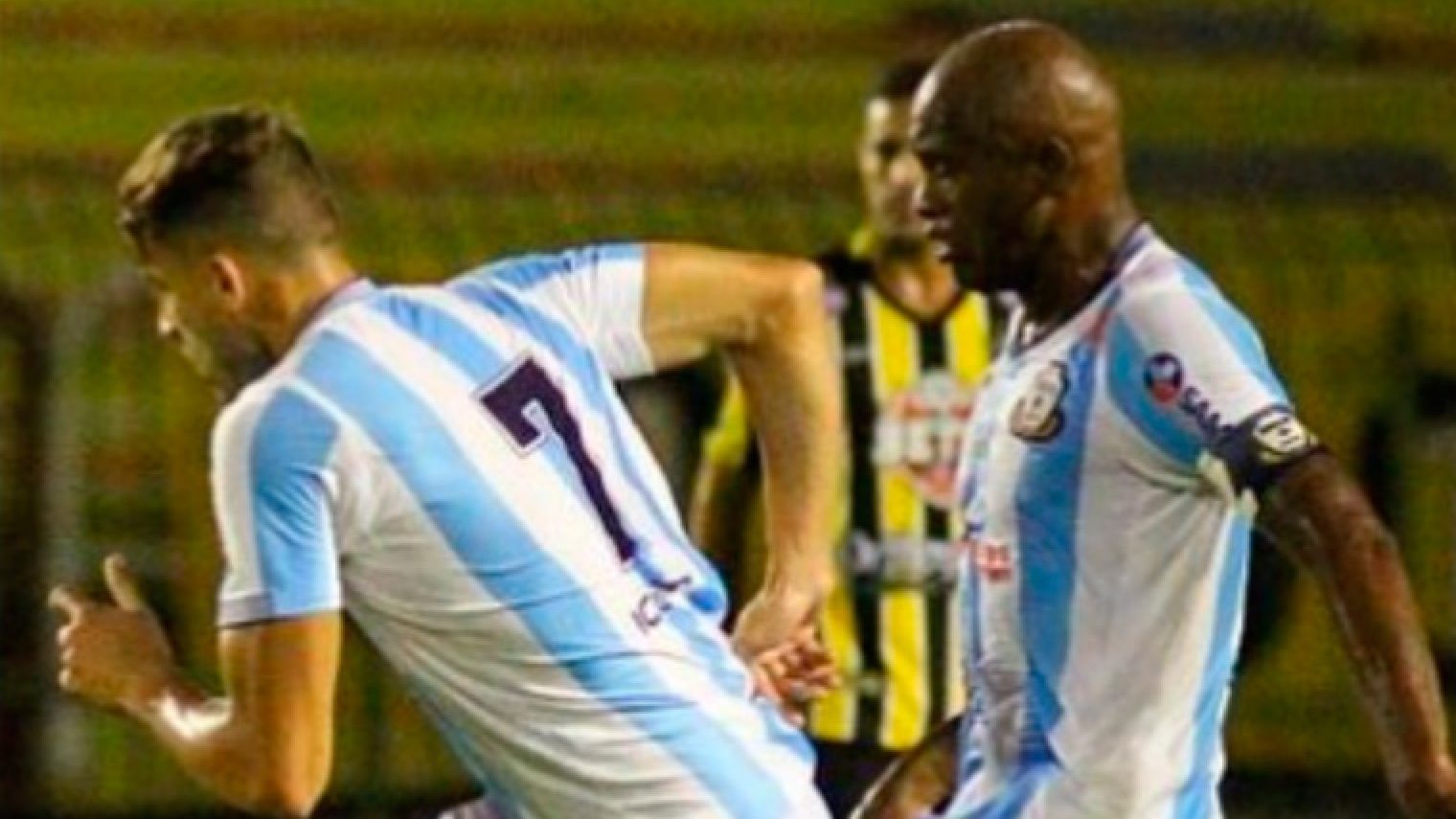 Macaé e Madureira se enfrentam em campo