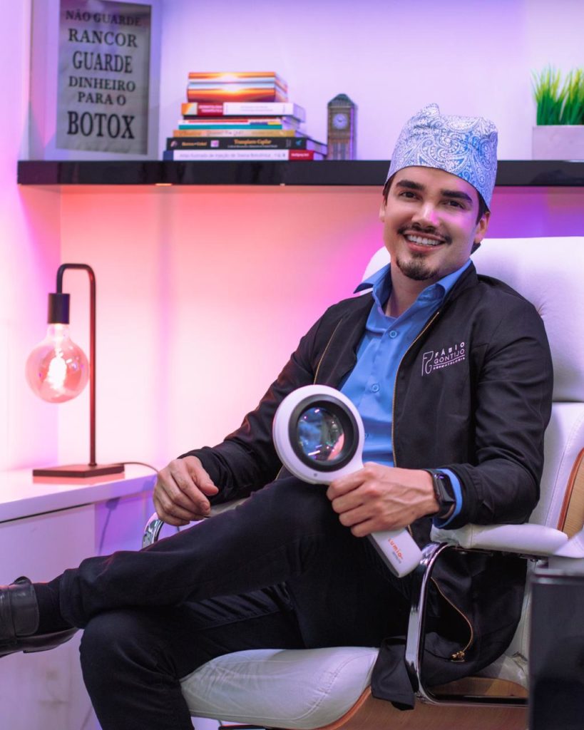 O dermatologista Dr. Fábio Gontijo