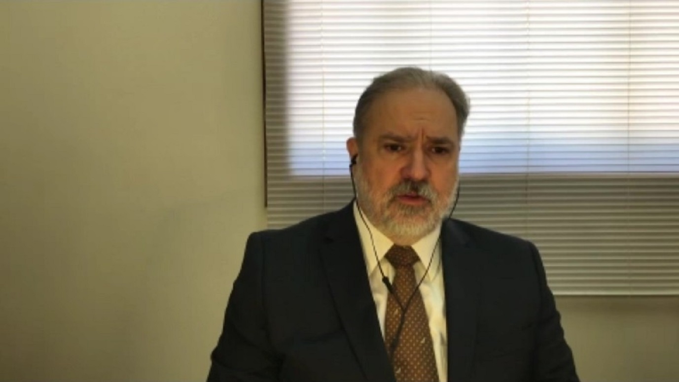 Procurador-geral da República, Augusto Aras, conversa com Pedro Bial