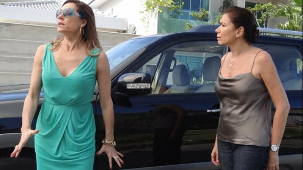 Tereza Cristina (Christiane Torloni) e Griselda (Lilia Cabral) de Fina Estampa