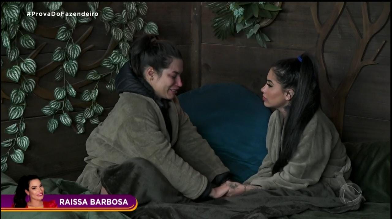 Raissa Barbosa e MC Mirella