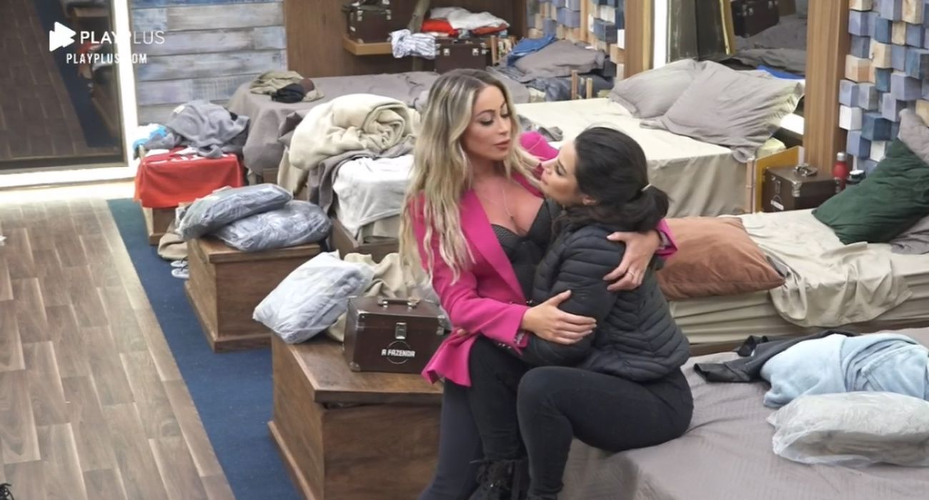 Carol Narizinho e Raissa Barbosa