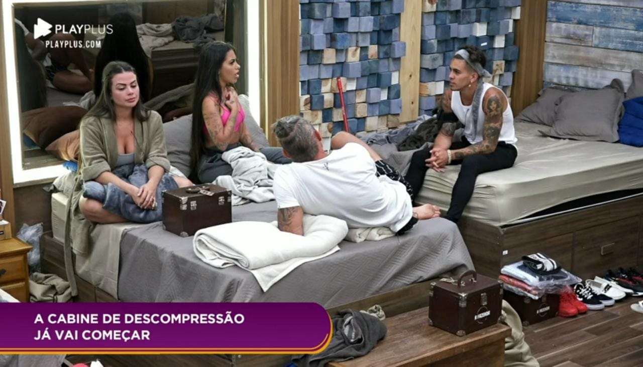 Mirella, Biel, Juliano e Victória