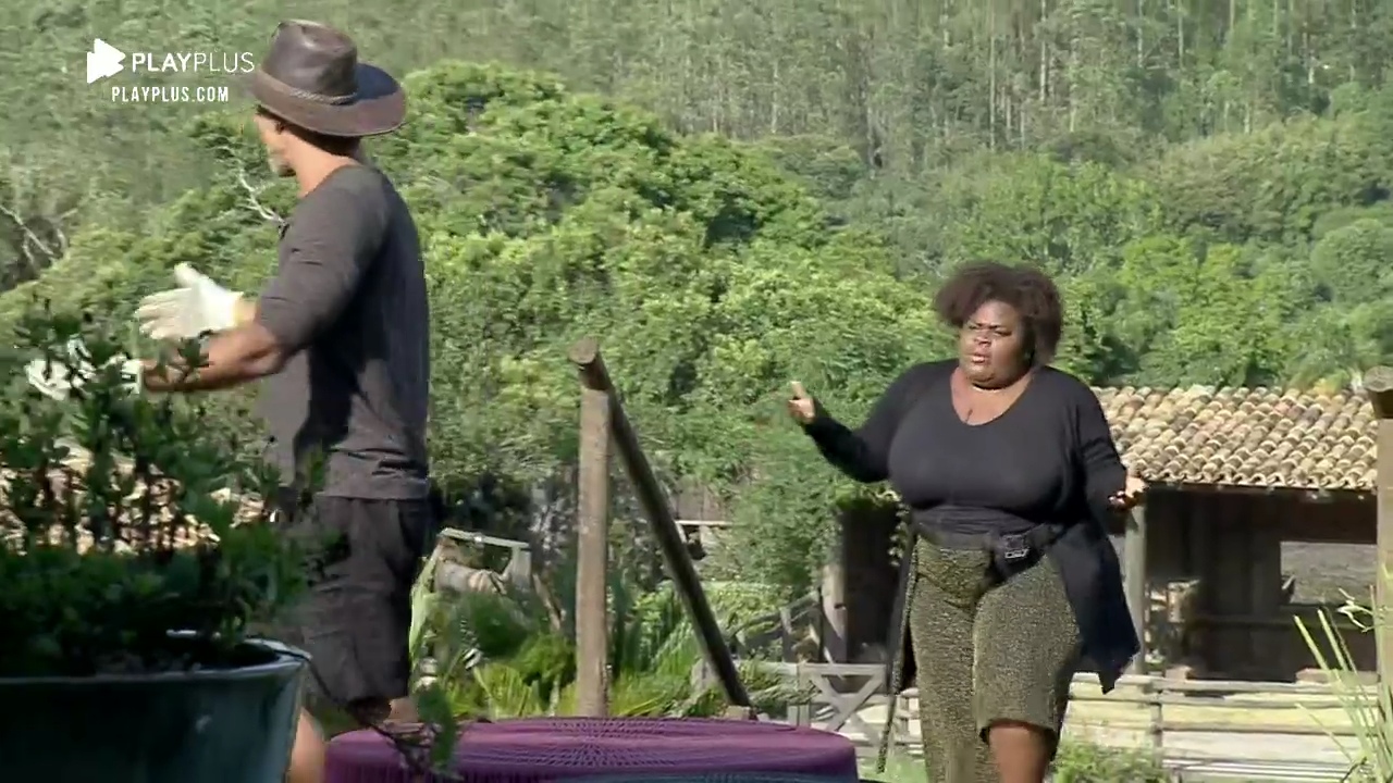 Jojo se estressa com Juliano na manhã dessa sexta (23) (Reprodução: PlayPlus)