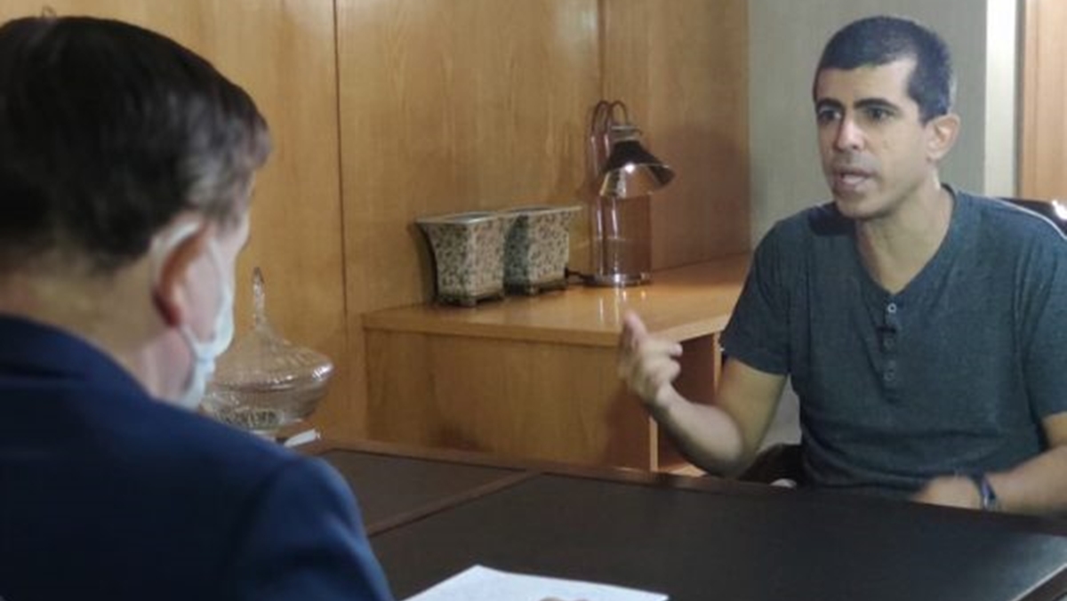 Roberto Cabrini entrevista Marcius Melhen para o Domingo Espetacular (Divulgação: Record TV)