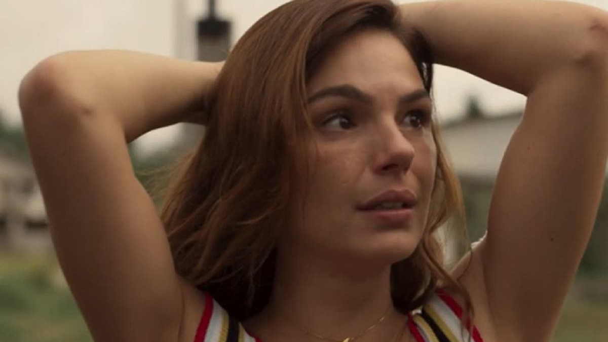 Betina (Isis Valverde) em Amor de Mãe