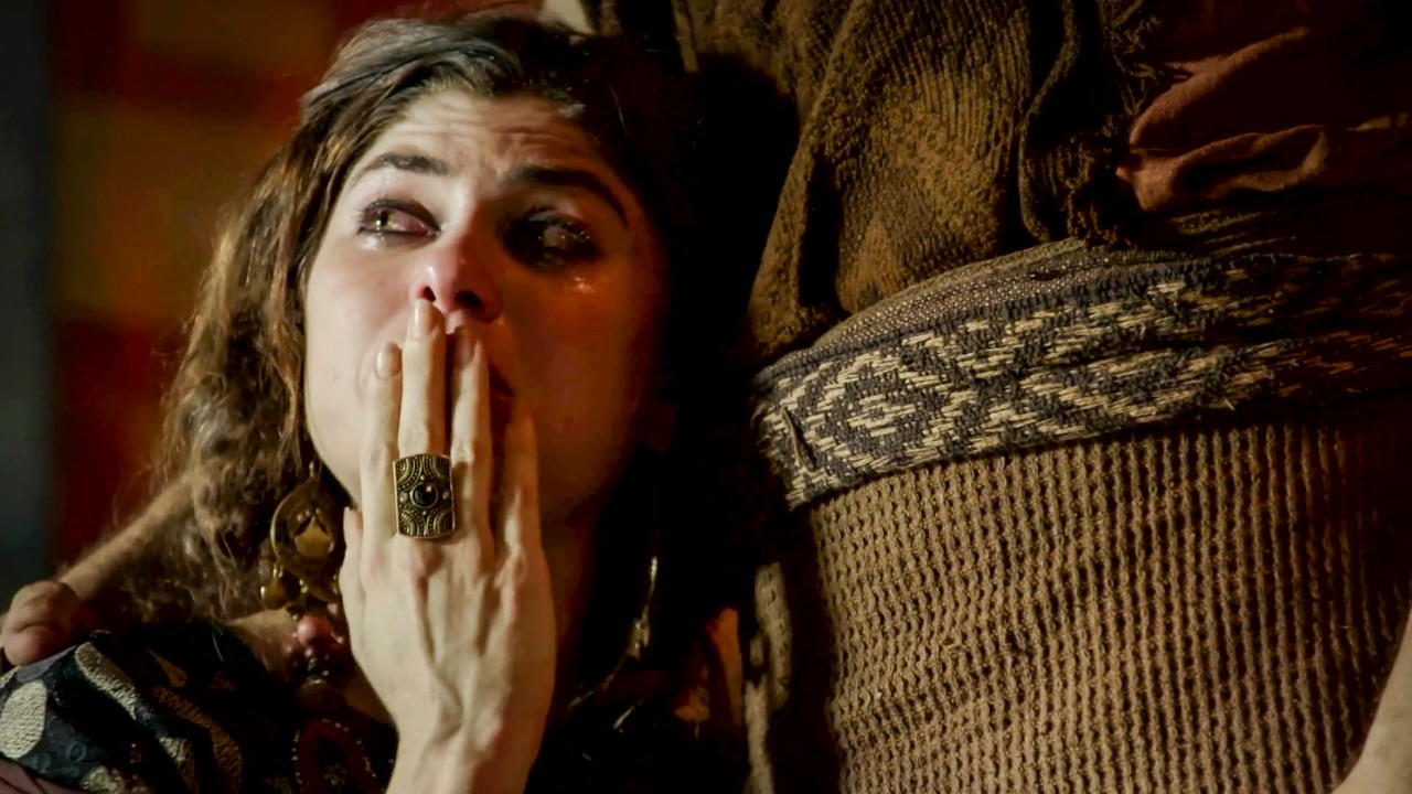 Julianne Trevisol em cena de Gênesis, como a personagem Nidana (Divulgação: Record TV)