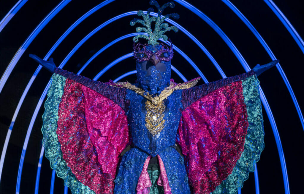 Negra Li fantasiada de Pavão no The Masked Singer Brasil (Divulgação)