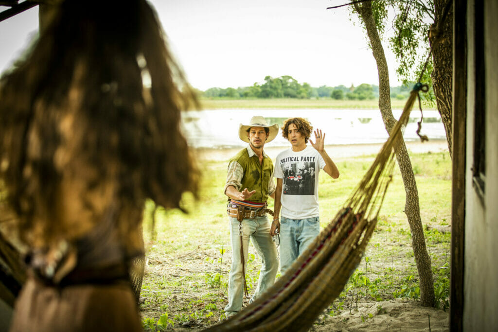 Juma (Allanis Guillen) e Jove (Jesu&iacute;ta Barbosa) e Tadeu ( Jos&eacute; Loreto)