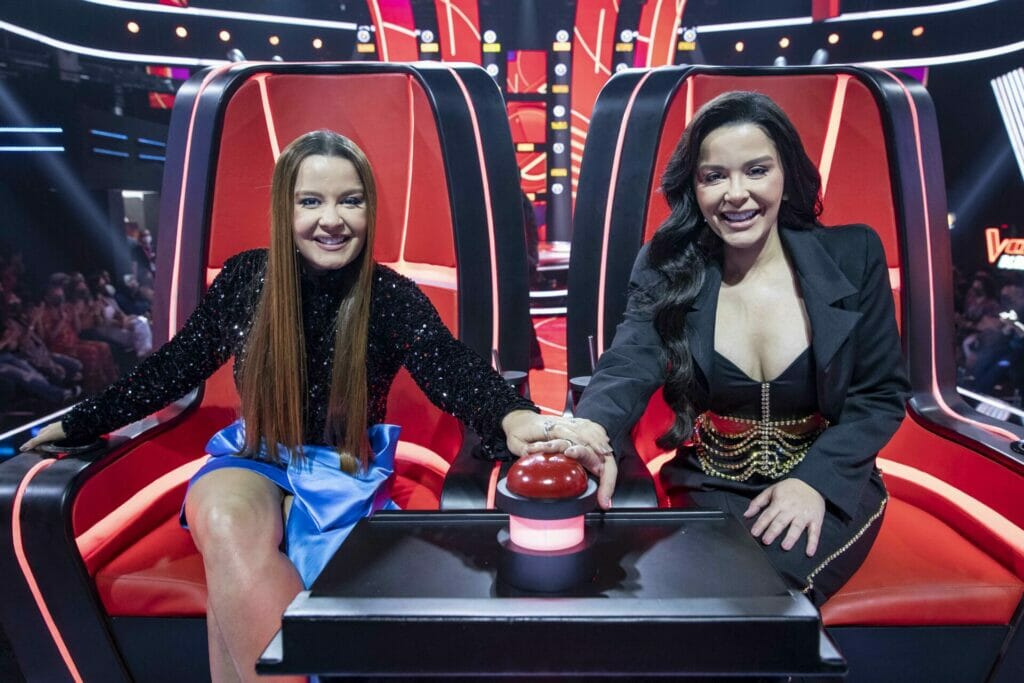 Maiara e Maraisa nos bastidores do The Voice Kids