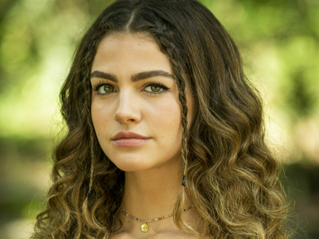Lou (Vitória Bohn) de Cara e Coragem