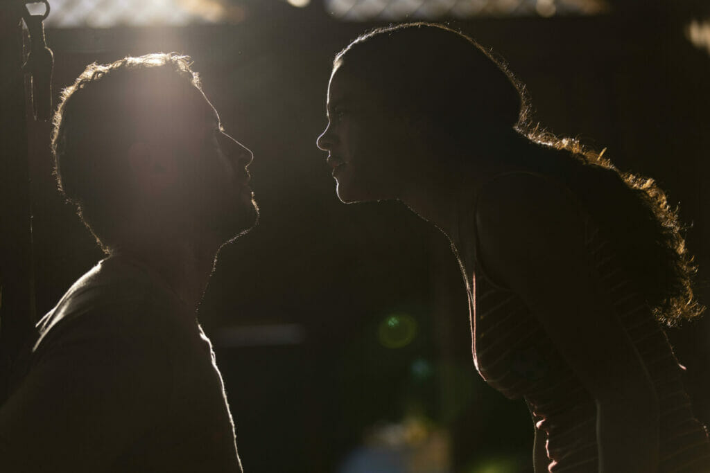 Levi (Leandro Lima) e Muda (Bella Campos) de Pantanal