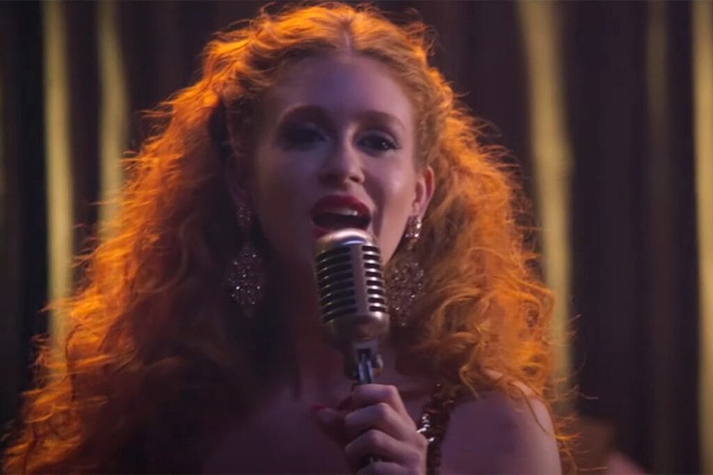 Marina Ruy Barbosa em cena como Ana