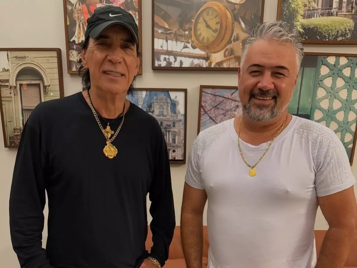Roberto e Meirinho cantam no Aparecida Sertaneja